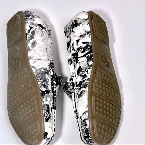 Isaac Mizrahi Loafers - Picture 4 of 5